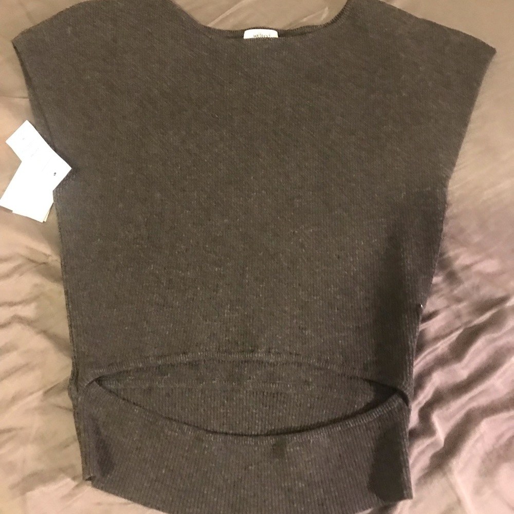 Aritzia Yacine crop top